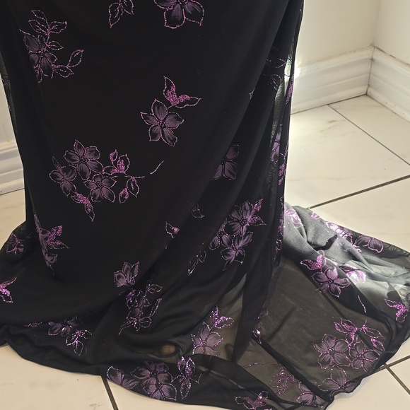 Vintage Jessica Elegant Black and Purple Floral Halter Dress - Picture 5 of 12